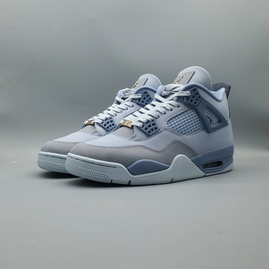 Air Jordan 4 Retro
