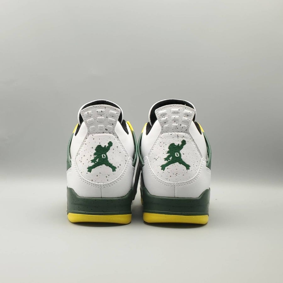 Air Jordan 4 Retro