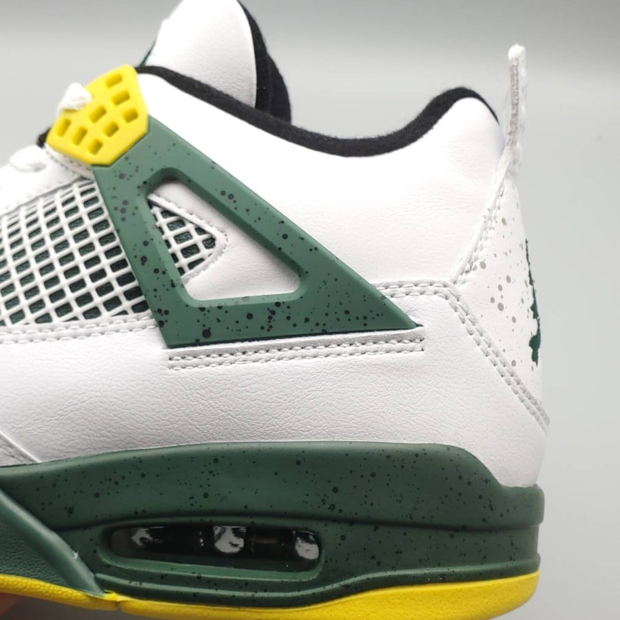 Air Jordan 4 Retro