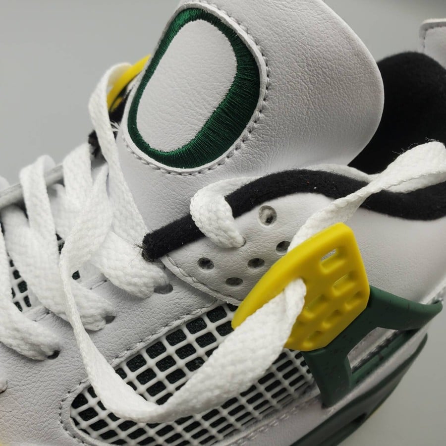 Air Jordan 4 Retro