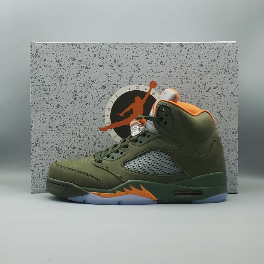 Air Jordan 5 Retro