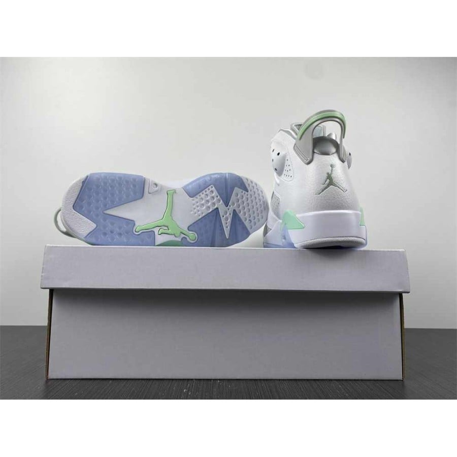 Wmns Air Jordan 6 Retro 