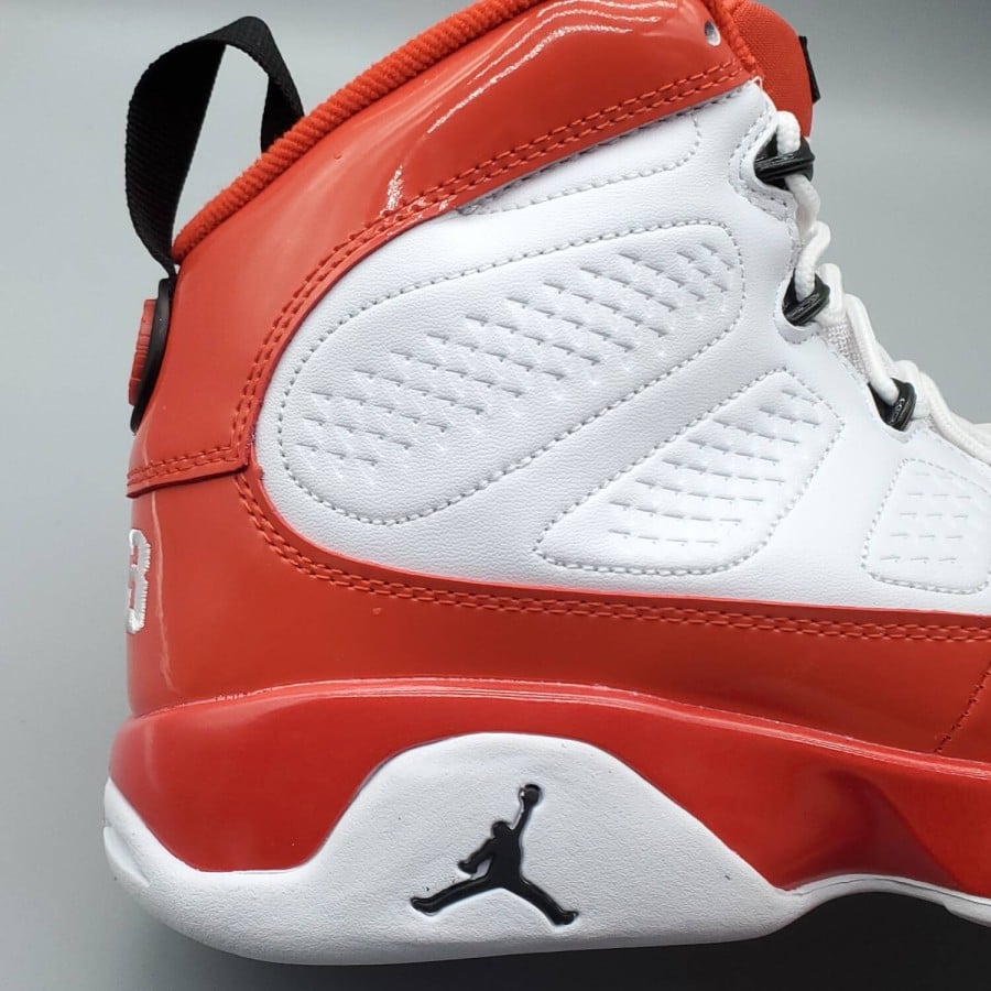 Air Jordan 9 Retro 