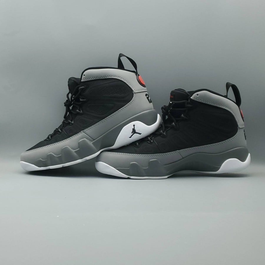 Air Jordan 9 Retro 