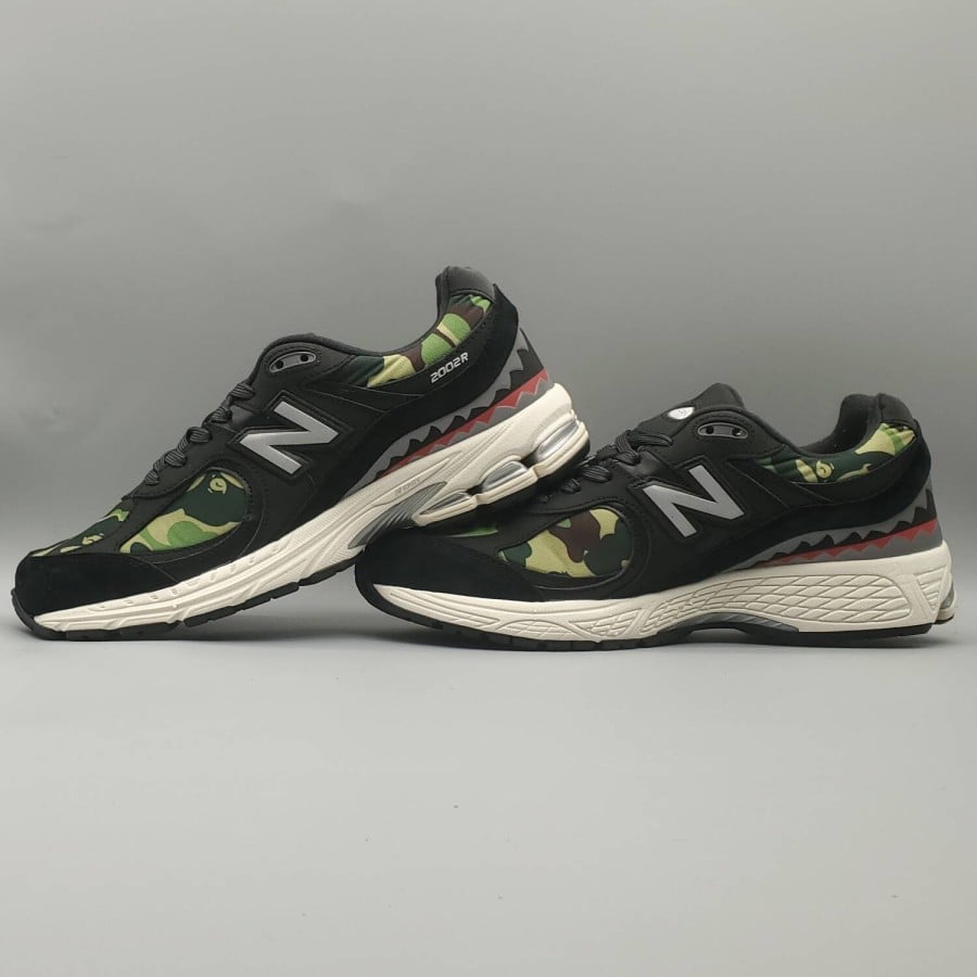 BAPE x 2002R
