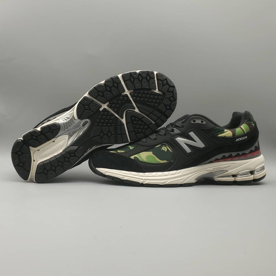 BAPE x 2002R