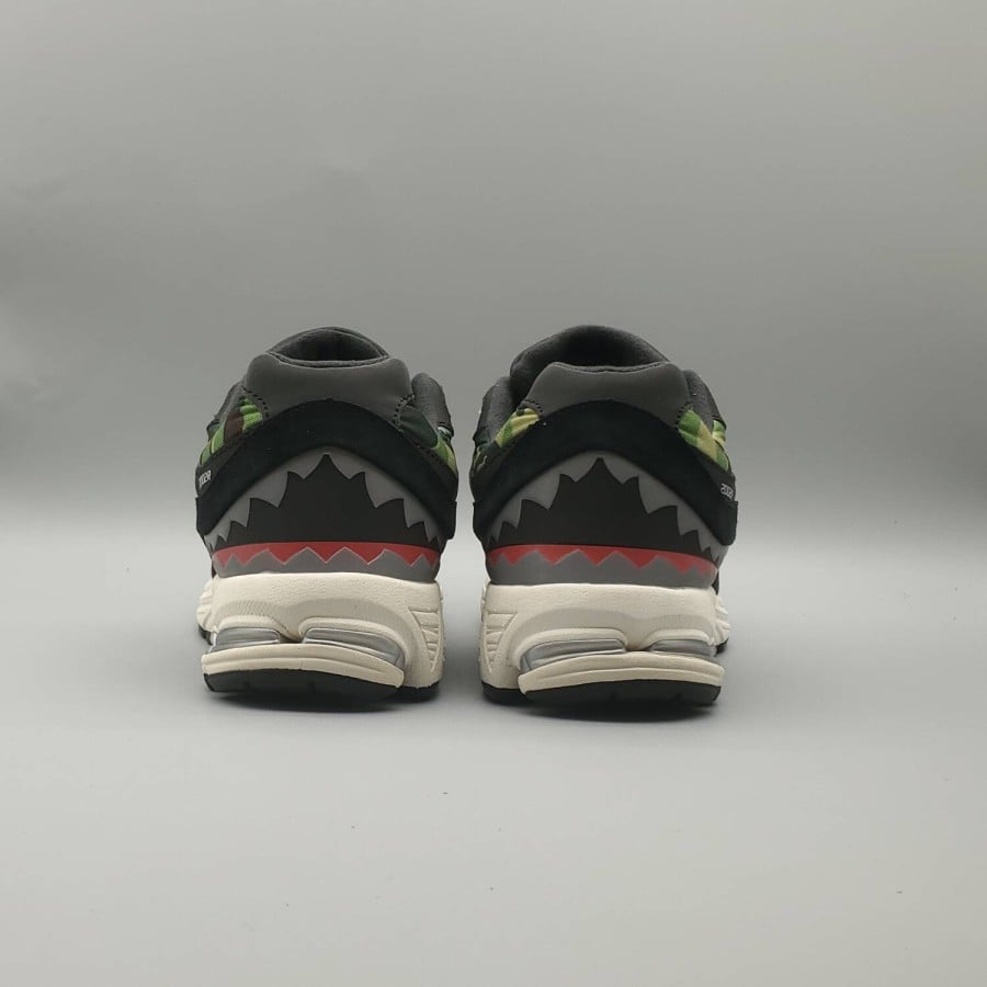 BAPE x 2002R