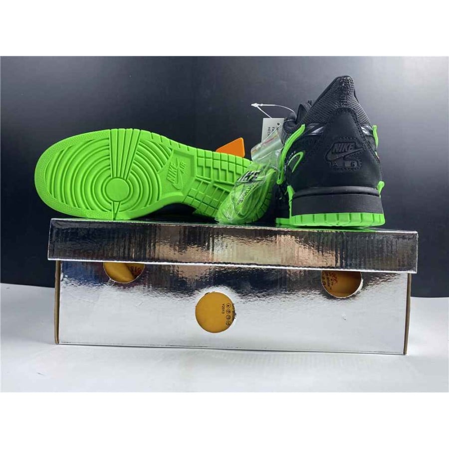Off-White x Air Rubber Dunk