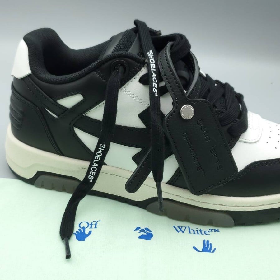Off-White Wmns Out of Office