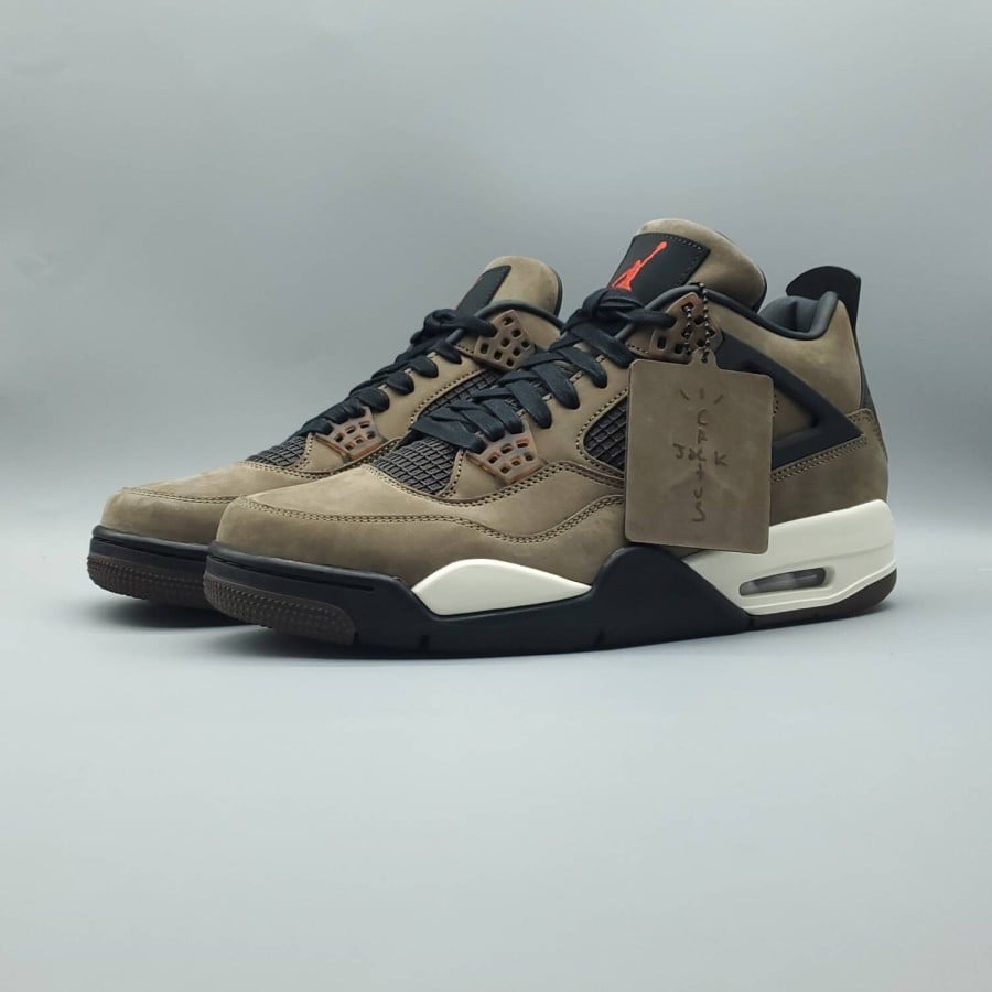 Travis Scott x Air Jordan 4 Retro