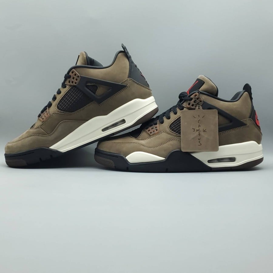 Travis Scott x Air Jordan 4 Retro