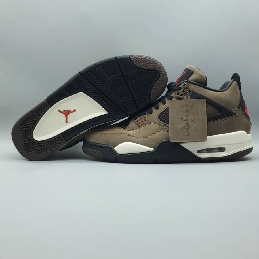 Travis Scott x Air Jordan 4 Retro