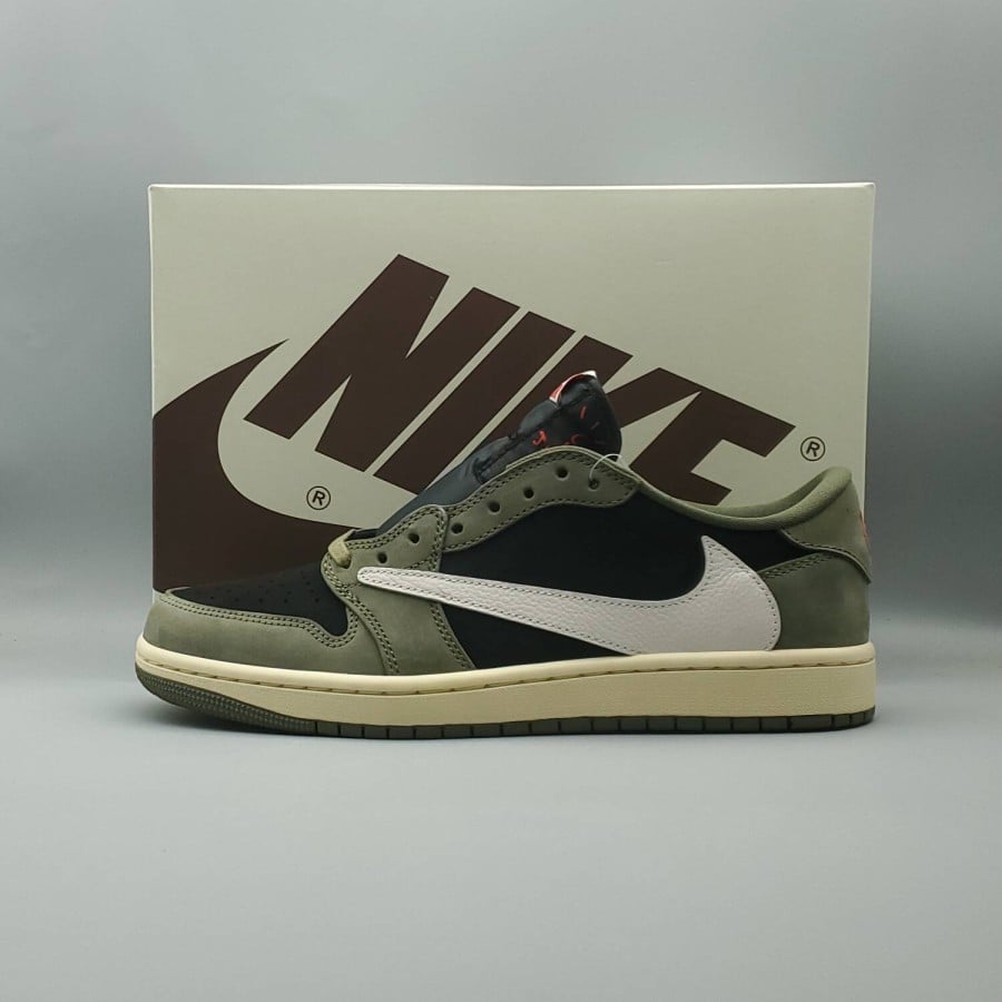 Travis Scott x Air Jordan 1 Low OG SP