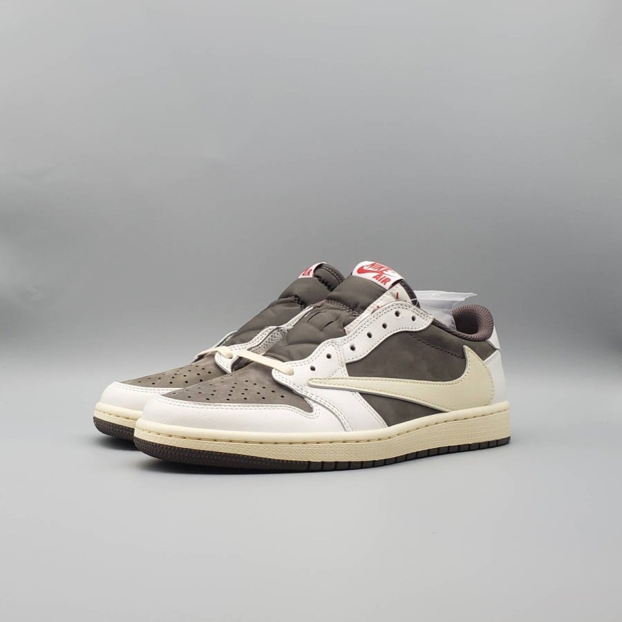 Travis Scott x Air Jordan 1 Retro Low OG