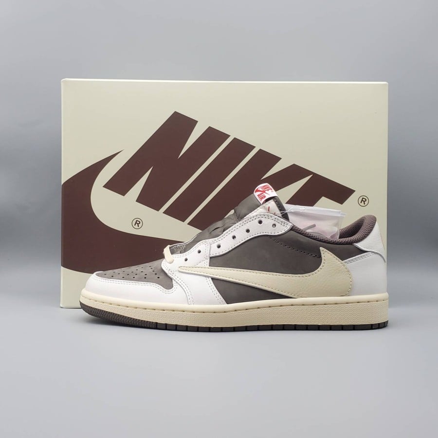 Travis Scott x Air Jordan 1 Retro Low OG