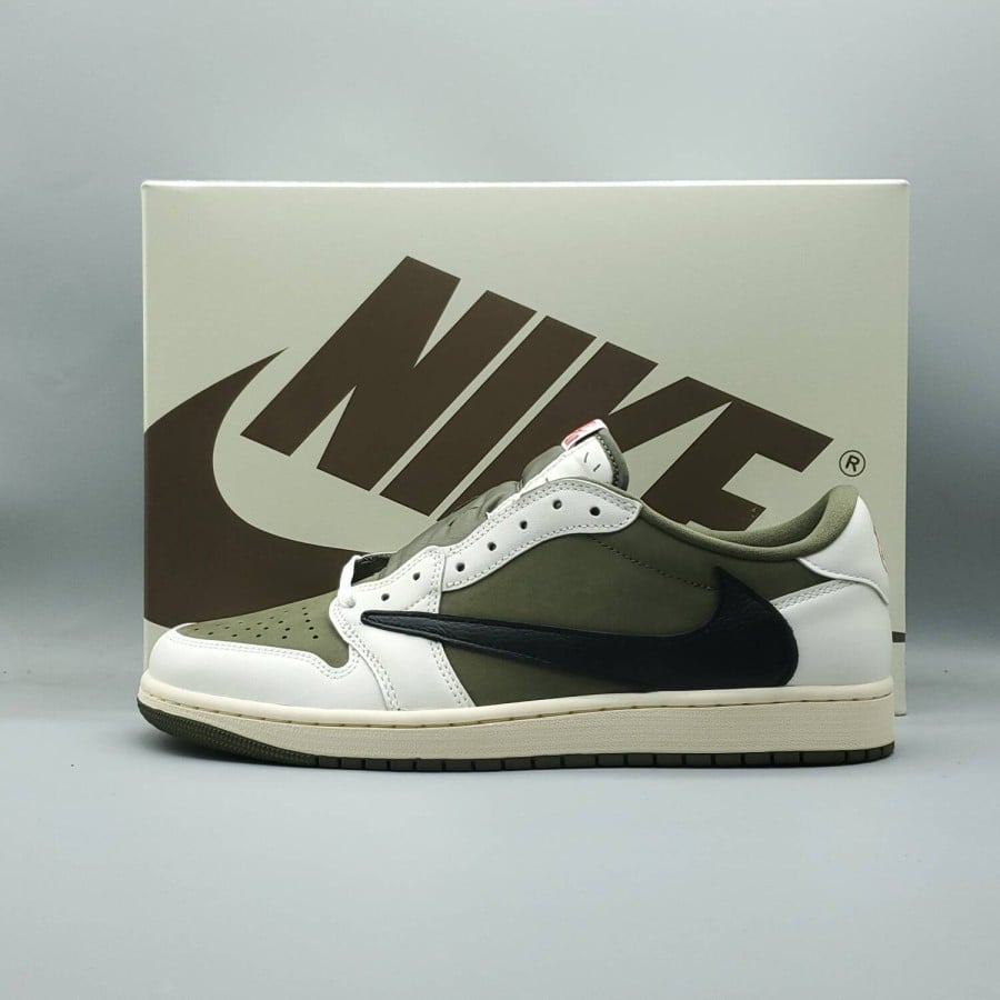 Travis Scott x Air Jordan 1 Low OG SP