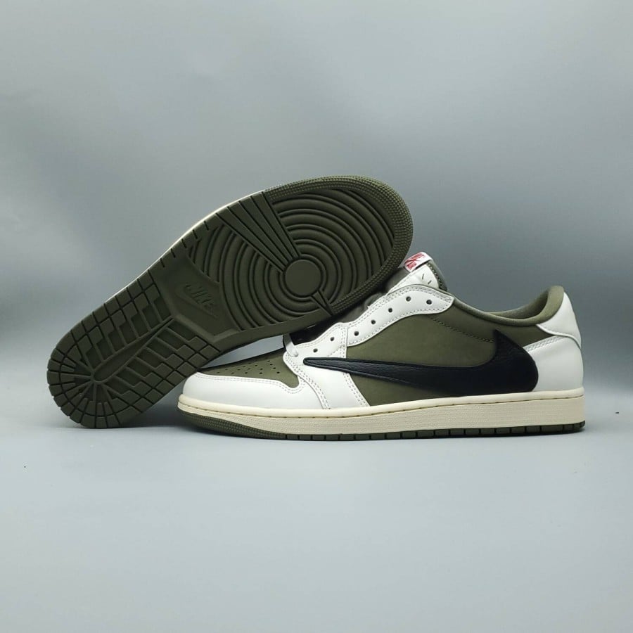 Travis Scott x Air Jordan 1 Low OG SP