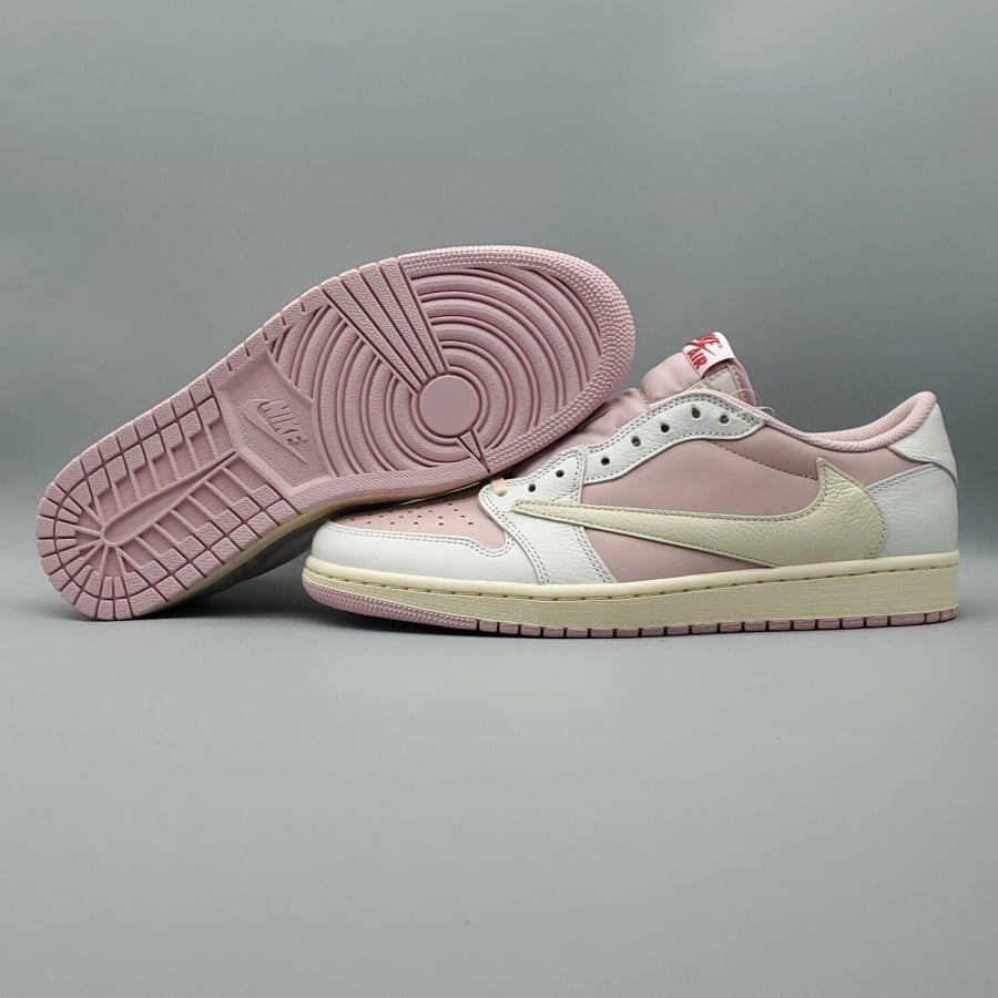 Travis Scott x Air Jordan 1 Low OG SP